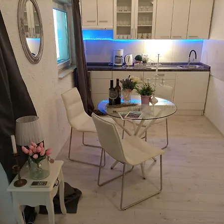 Apartment Jozefina Porec Exterior photo